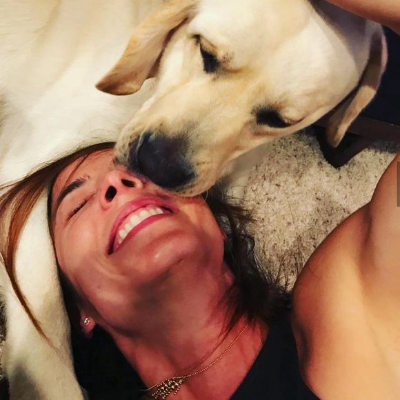 Meet your Posher, Claudia - Picture 2 of 2